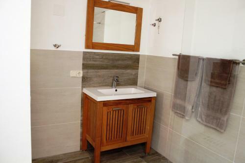 Riumar 'iris', 500m To Beach, Private Pool, On-site-service, Dog Beach