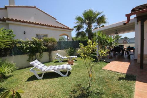 Riumar 'iris', 500m To Beach, Private Pool, On-site-service, Dog Beach