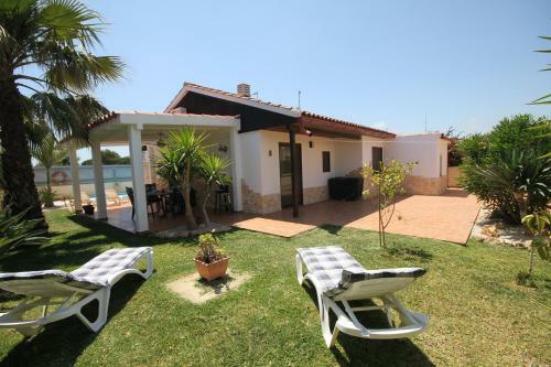 Riumar 'iris', 500m To Beach, Private Pool, On-site-service, Dog Beach