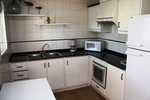 Riumar 'cormoran', 290m To Beach, Private Pool, On-site-service, Dog Beach