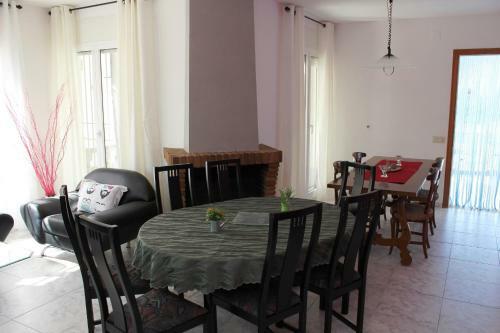 Riumar "four Seasons", 200m To Beach, Private Pool, On-site-service, Dog Beach