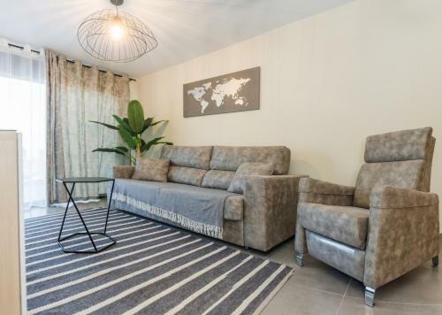 Sea And Mountain View Apartment