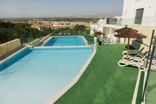 Sea And Mountain View Apartment