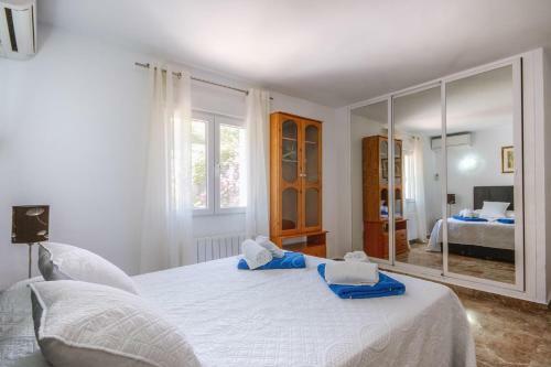 Villa In Xabia Sleeps 8 With Pool Air Con And Wifi