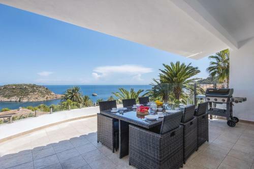 Villa In Xabia Sleeps 8 With Pool Air Con And Wifi