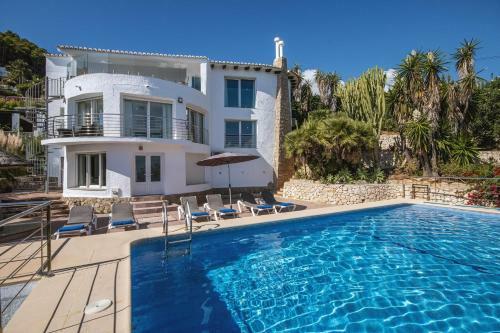 Villa In Xabia Sleeps 8 With Pool Air Con And Wifi
