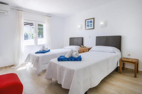 Villa In Xabia Sleeps 8 With Pool Air Con And Wifi