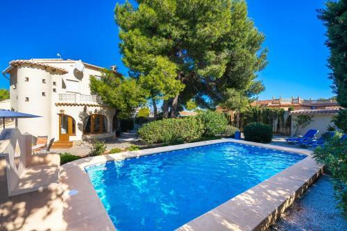 Xabia Villa Sleeps 4 Pool Air Con Wifi