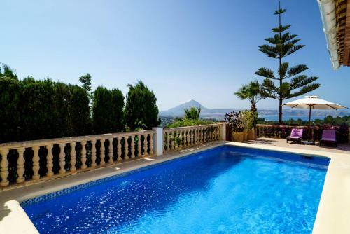 Javea Villa Sleeps 8 With Pool And Air Con