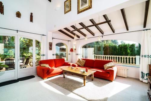 Javea Villa Sleeps 8 With Pool And Air Con