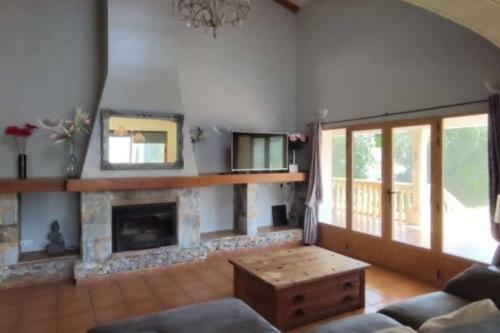 Immaculate 5-bed Villa In Xabia