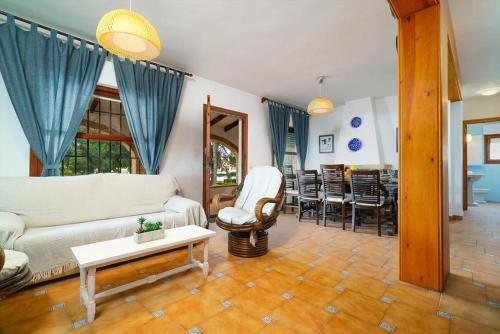 Xabia Villa Sleeps 6 Pool Wifi