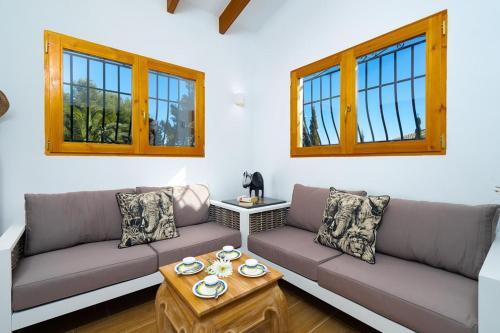 Xabia Villa Sleeps 8 Pool Air Con Wifi