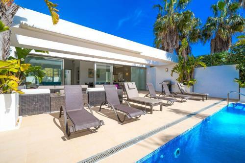Xabia Villa Sleeps 4 Pool Air Con Wifi