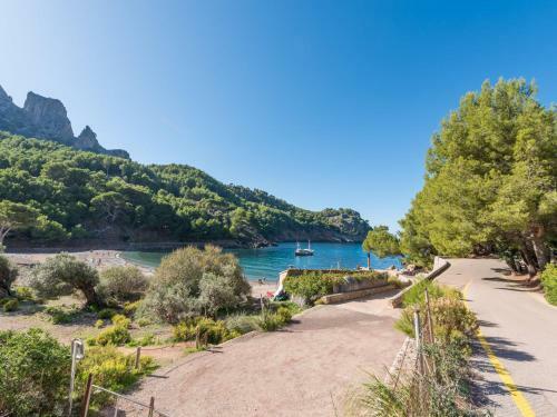 Holiday Home Cala Tuent