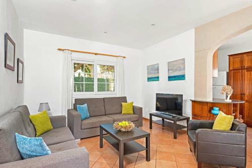 Genestar 4 Bedroom Villa, Cala Blanca