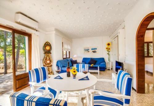 Son Serra de Marina Holiday Home Sleeps 4 With Wifi