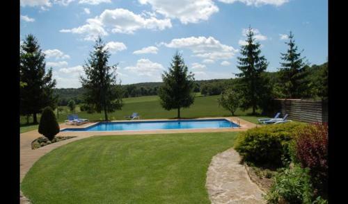 Lladurs Villa Sleeps 4 With Pool