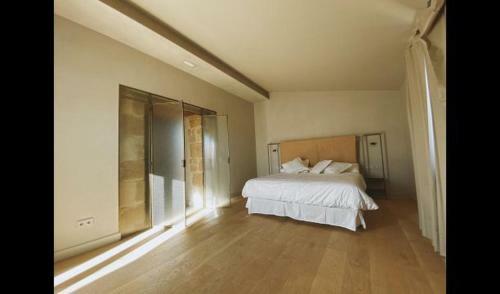 Lladurs Villa Sleeps 16 With Pool