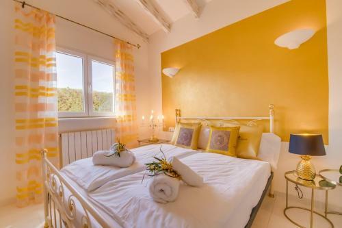 Chalet Con Piscina En Son Serra