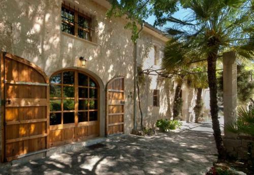 Ullaro Villa Sleeps 9 With Pool And Wifi