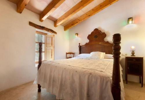 Ullaro Villa Sleeps 9 With Pool And Wifi