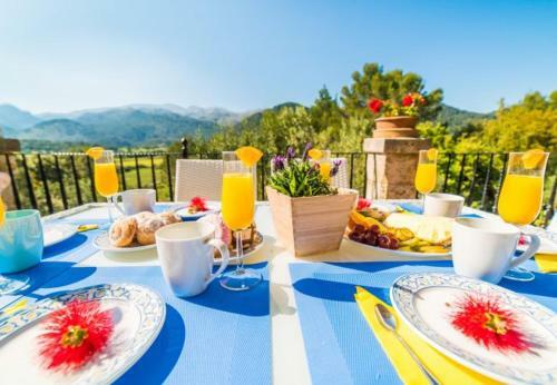 Ullaro Holiday Home Sleeps 8 With Pool Air Con And Wifi