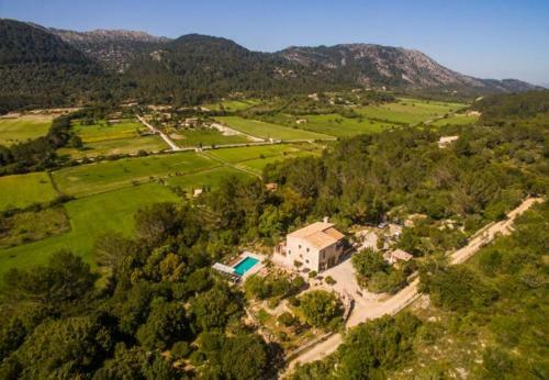Ullaro Holiday Home Sleeps 8 With Pool Air Con And Wifi