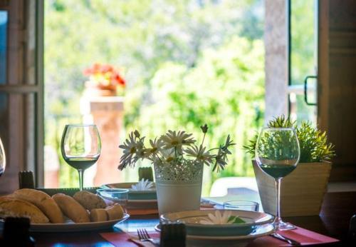 Ullaro Holiday Home Sleeps 8 With Pool Air Con And Wifi