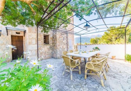 Ullaro Holiday Home Sleeps 8 With Pool Air Con And Wifi