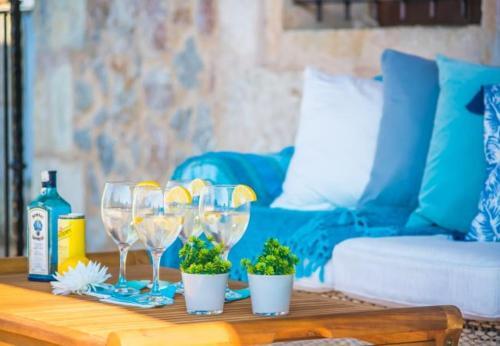 Ullaro Holiday Home Sleeps 8 With Pool Air Con And Wifi