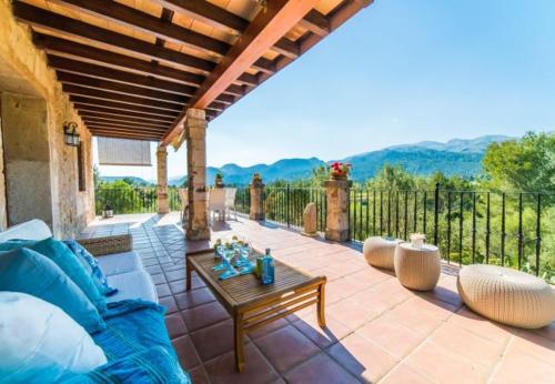 Ullaro Holiday Home Sleeps 8 With Pool Air Con And Wifi