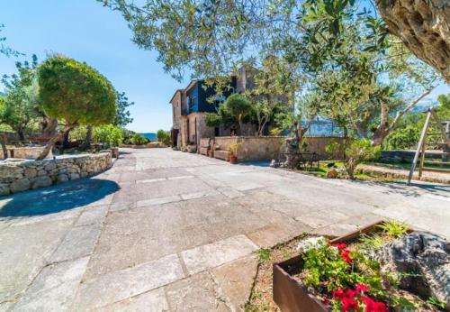 Ullaro Holiday Home Sleeps 8 With Pool Air Con And Wifi