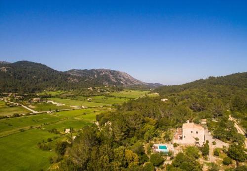 Ullaro Holiday Home Sleeps 8 With Pool Air Con And Wifi