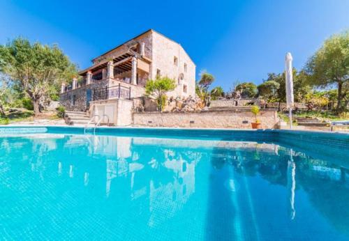 Ullaro Holiday Home Sleeps 8 With Pool Air Con And Wifi