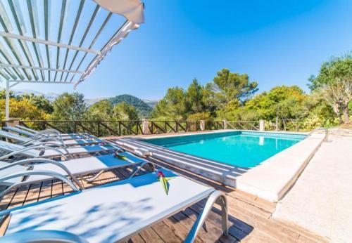 Ullaro Holiday Home Sleeps 8 With Pool Air Con And Wifi