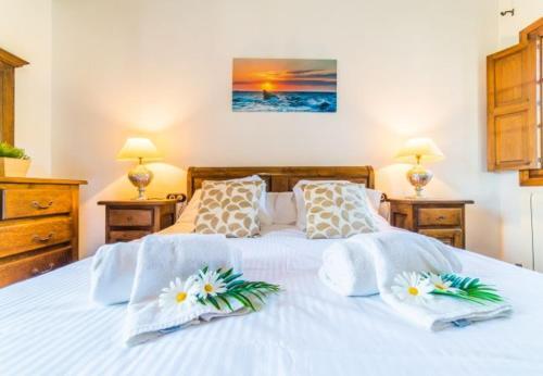 Ullaro Holiday Home Sleeps 8 With Pool Air Con And Wifi