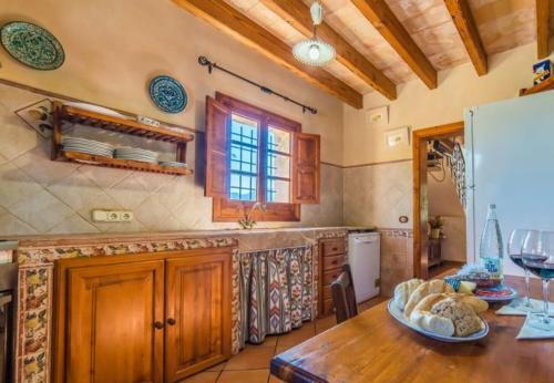 Ullaro Holiday Home Sleeps 8 With Pool Air Con And Wifi