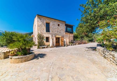 Ullaro Holiday Home Sleeps 8 With Pool Air Con And Wifi