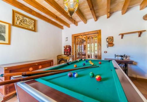 Ullaro Holiday Home Sleeps 8 With Pool Air Con And Wifi