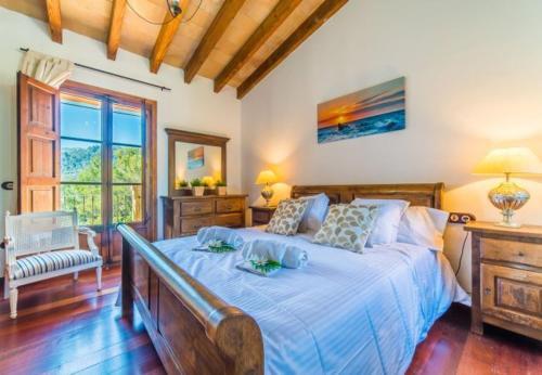 Ullaro Holiday Home Sleeps 8 With Pool Air Con And Wifi