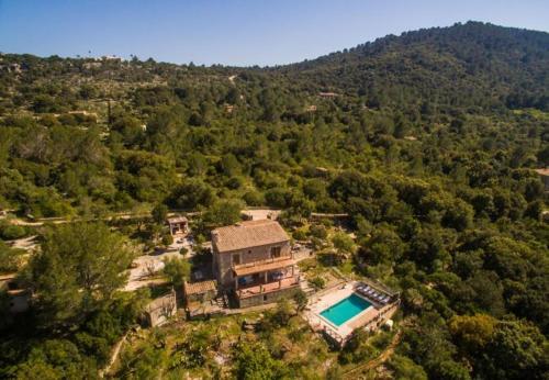 Ullaro Holiday Home Sleeps 8 With Pool Air Con And Wifi