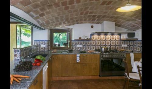 Orfes Villa Sleeps 16 With Pool And Air Con