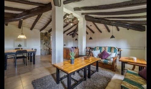 Can Trabal Villa Sleeps 10 With Pool And Air Con