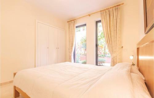 Two-bedroom Apartment In Calahonda