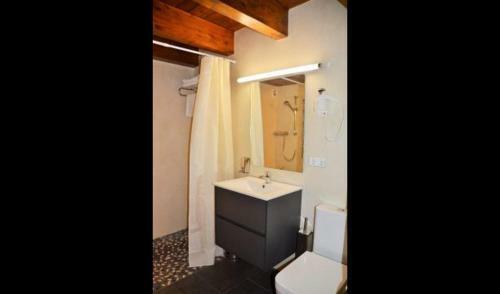 Figols Villa Sleeps 15 With Pool