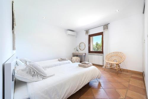 Es Mal Pas Villa Sleeps 10 With Pool And Air Con