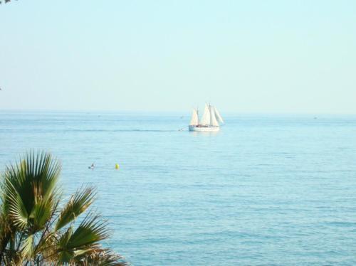 Beautiful 2-bed Apartment Near La Cala Beachside