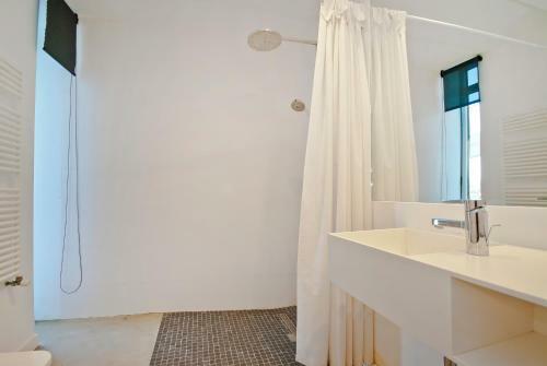 Stunning Architect Frontline Villa For 8 Guests