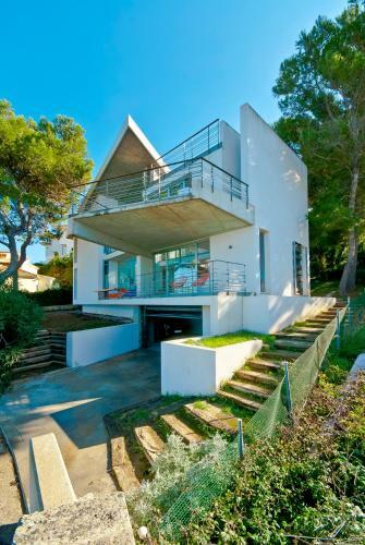 Stunning Architect Frontline Villa For 8 Guests